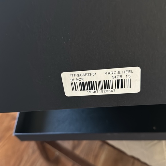 Black wedge - Picture 3 of 3